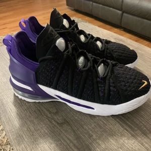 Lebron 18 GS shoes size 7y Lakers edition